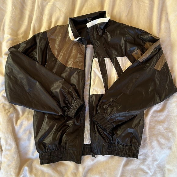 Tully Lou Jacket - Picture 3 of 4